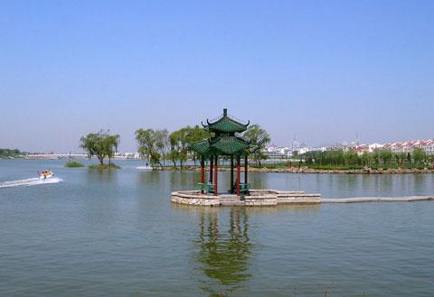 聊城江北水城风景名胜区地处山东省西部的聊城市,意为"中国北方的