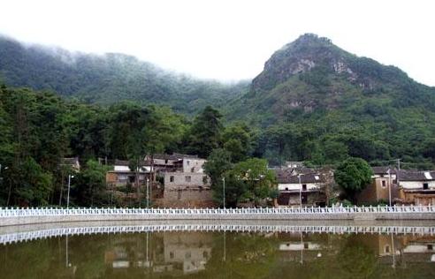 收起 红河热门景点 元阳梯田 朱家花园 石屏异龙湖 阿庐古洞 建水景区